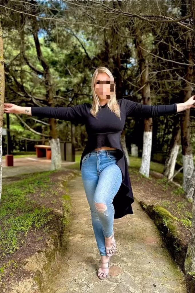 672548186: Chica busca chico en Cádiz