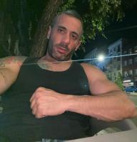 645942637: Chico busca chica en Madrid