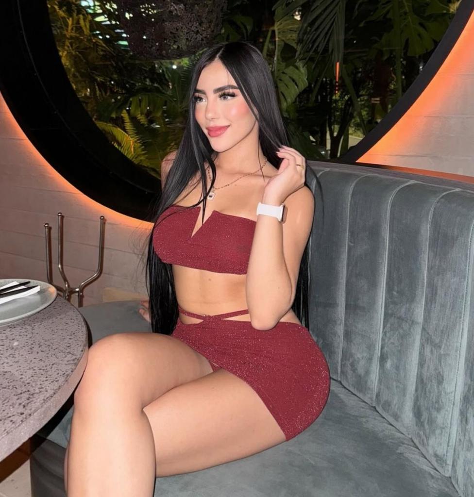 Chica busca chico en Granada: Chica busca chico