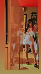 604398157: Chica busca chico en Barcelona