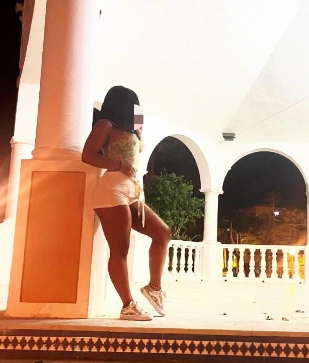 603989510: Chica busca chico en Barcelona