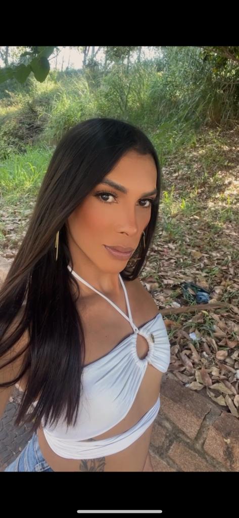 695475683: Travesti en Barcelona