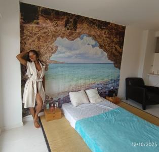 603263967: Chica busca chico en Madrid