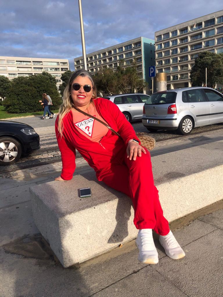 641937403: Chica busca chico en Pontevedra