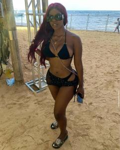 613493560: Chica busca chico en Barcelona