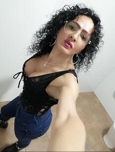 613773886: Chica busca chico en Pontevedra