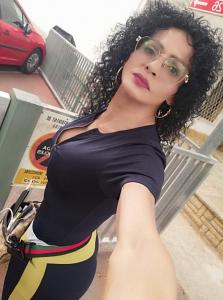 613773886: Chica busca chico en Pontevedra