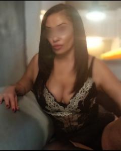 643812880: Chica busca chico en Sevilla