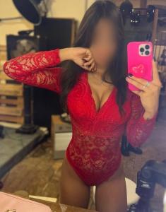 613077215: Chica busca chico en Granada