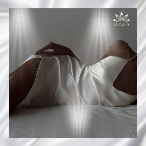 613897034: Chica busca chico en Gerona