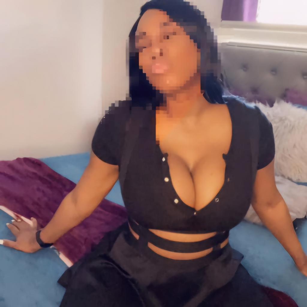 Chica busca chico en Huelva: 