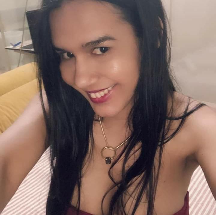 643065159: Transexual en León