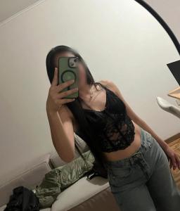 643439831: Chica busca chico en Madrid