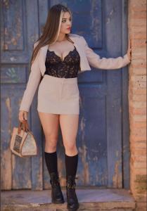 607436913: Chica busca chico en Alicante