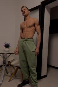 662530822: Chica busca chico en Barcelona