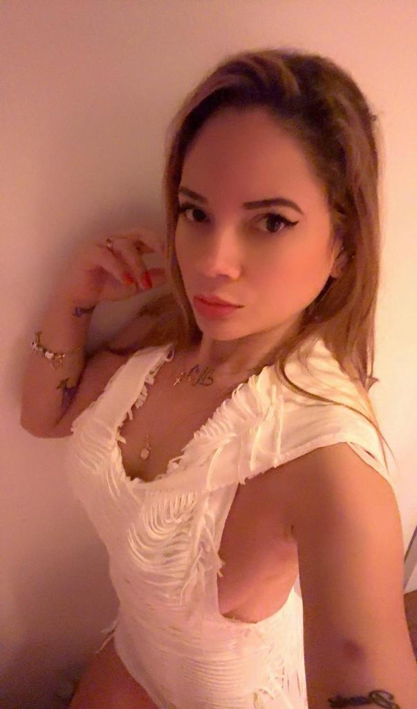 Chica busca chico en Ibiza: 