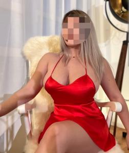 643849977: Chica busca chico en Barcelona