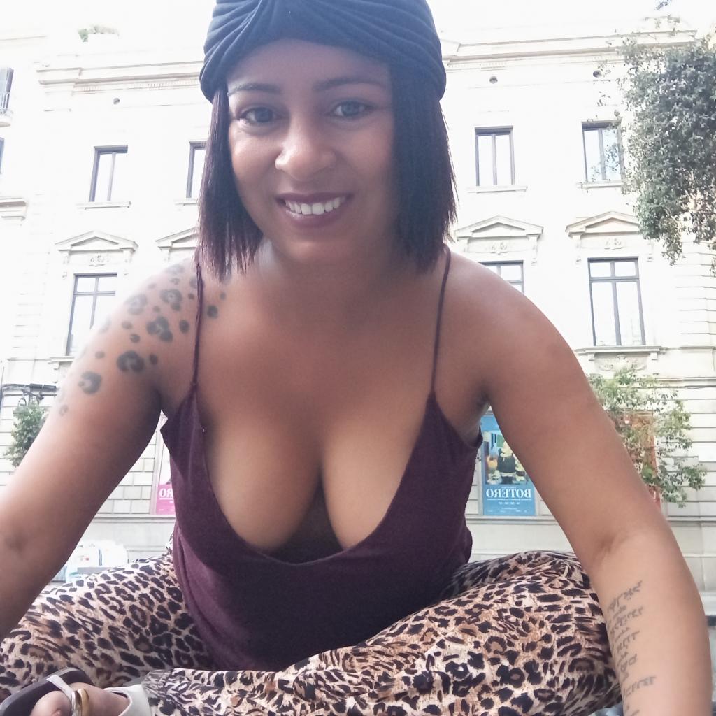 610172180: Chica busca chico en Barcelona