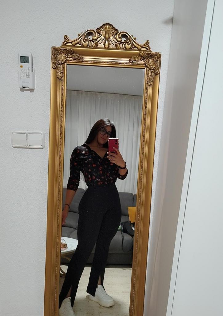 667881295: Chica busca chico en Jaén