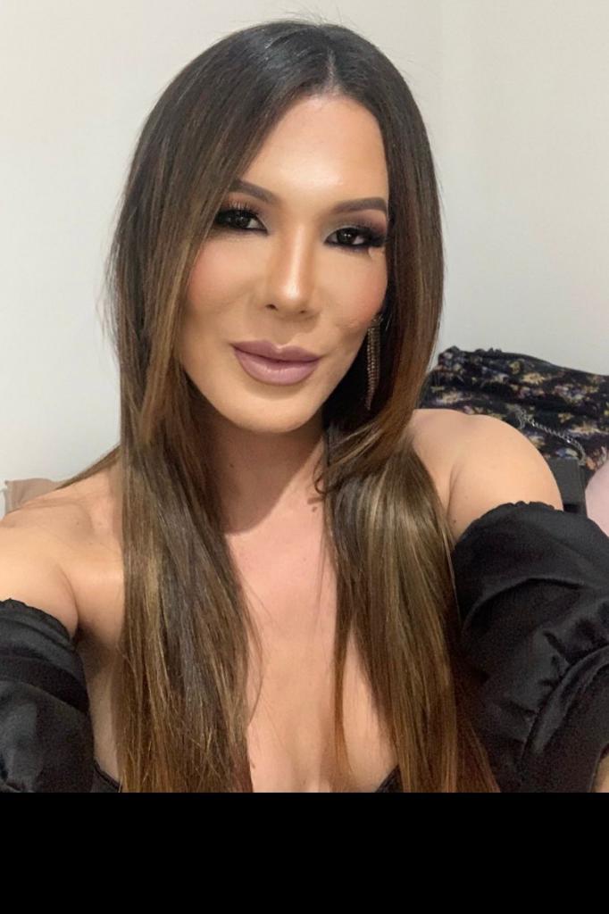 689332988: Travesti en Gerona