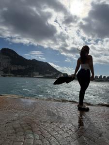 663772437: Chica busca chico en Cádiz