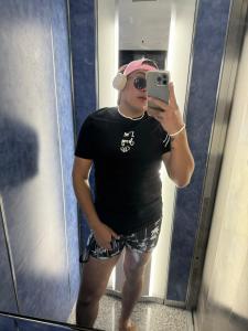 685127564: Chico busca chica en Valencia