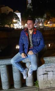 623478153: Chico busca chica en Gerona