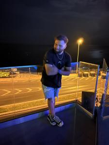 671349083: Chico busca chica en Málaga