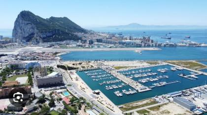 673581411:  en Cádiz