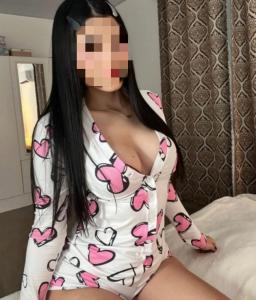 644831140: Chica busca chico en La Coruña