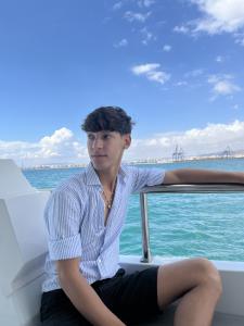 674344545: Chico busca chica en Málaga