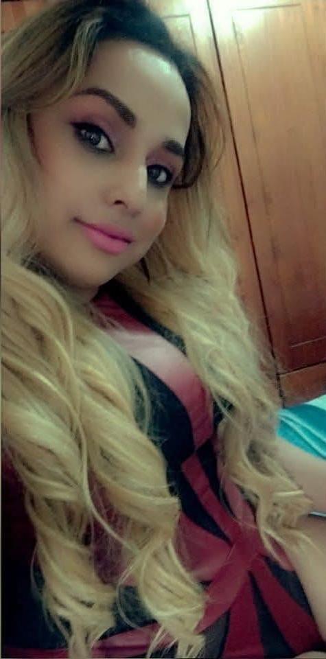 677995848: Travesti en Barcelona