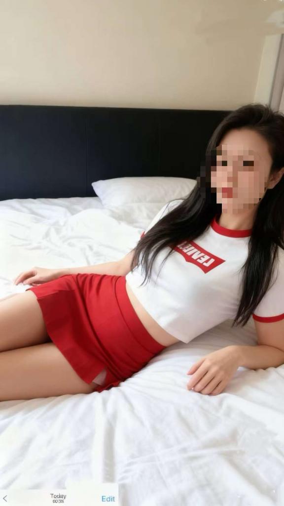 688106247: Chica busca chico en Barcelona