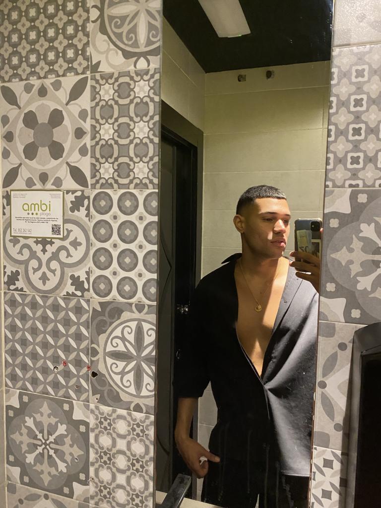 617162962: Chico busca chica en Málaga