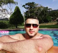 673844336: Chico busca chica en Granada