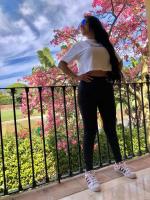 697624169: Chica busca chico en Málaga