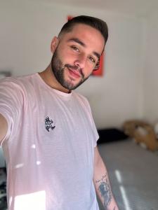 697193756: Chico busca chica en Málaga