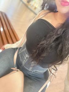 613211463: Chica busca chico en Barcelona