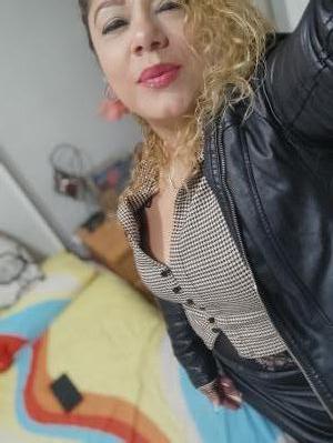 628755138: Chica busca chico en Madrid