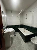 644114446:  en León