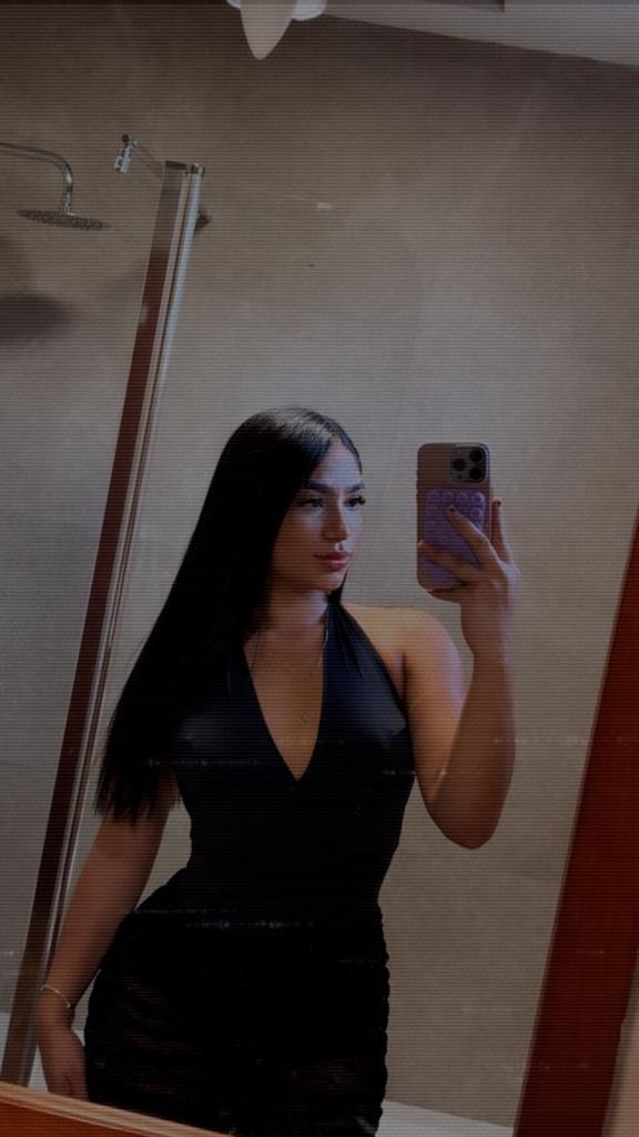 677425513: Chica busca chico en Málaga