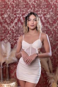 667637729: Chica busca chico en Barcelona