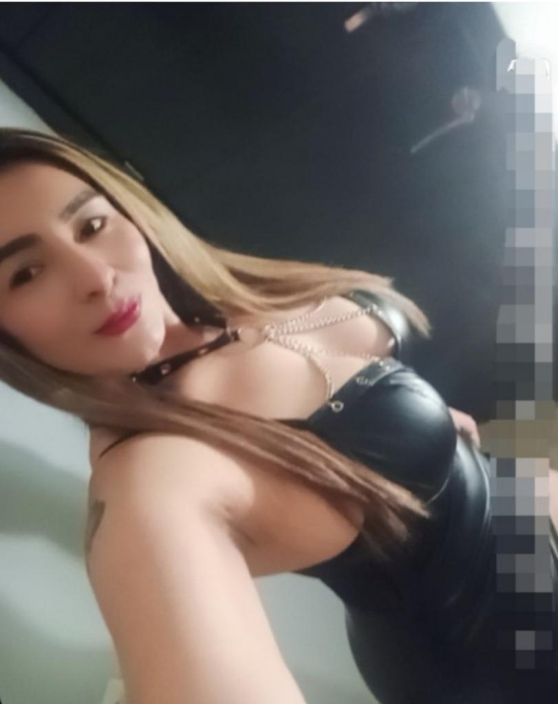 643676881: Chica busca chico en Gerona