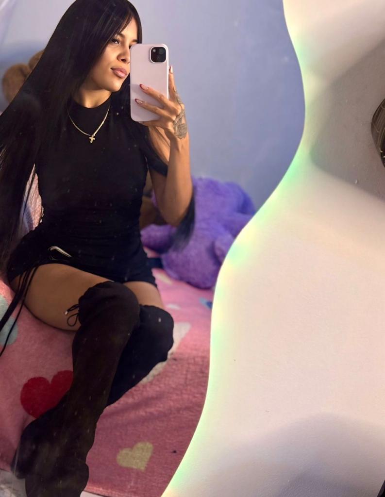 613673382: Chica busca chico en Sevilla