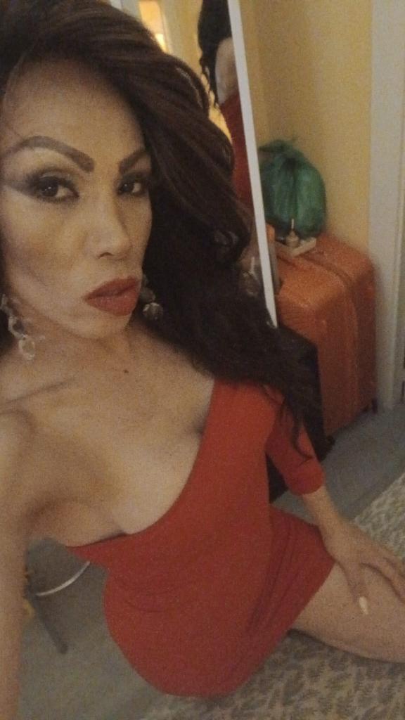 674105146: Transexual en Madrid