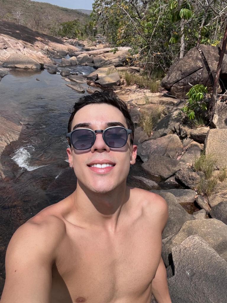 664554548: Chico busca chica en Barcelona