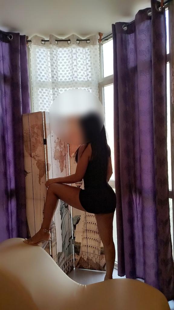 697537036: Chica busca chico en Madrid