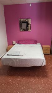 607267503: Chica busca chico en Valencia