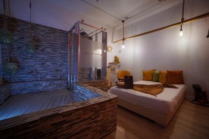 667582307: Chica busca chico en Madrid