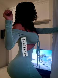 613858236: Chica busca chico en Cádiz